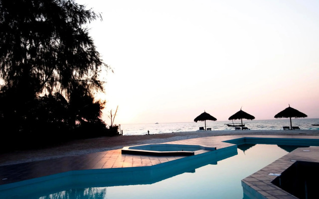 Smiles Beach Hotel