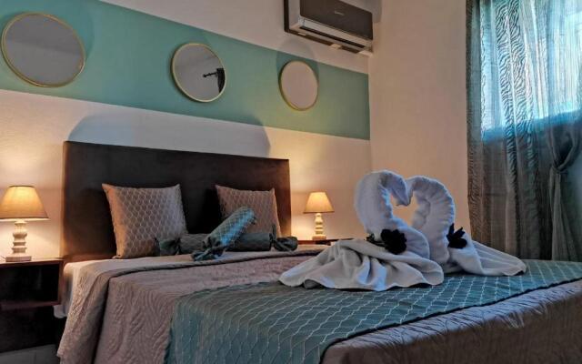 Evris House color suite