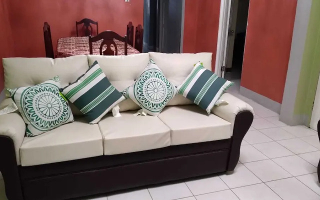 Room-comfy Kingston Getaway - Private Ro