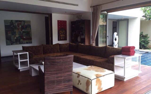 Layan Hill Pool Villa by BYG