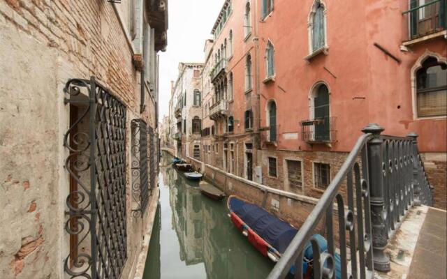 Balcone sul canale