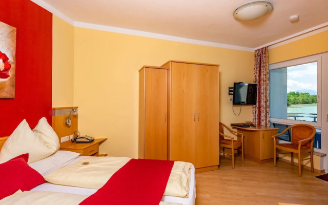 Strandhotel Schabus
