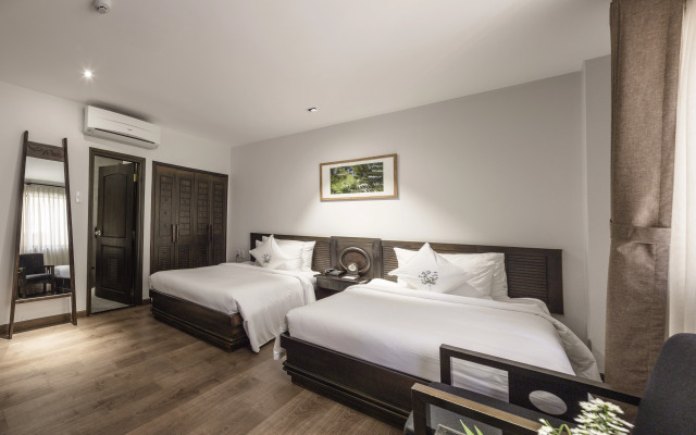 Cochin Zen Hotel