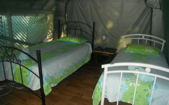 Arcadia Beach Guest House and Car Hire