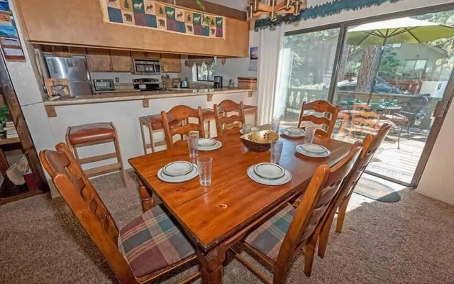 3407 Pine Hill 2 Bedroom Home by RedAwning