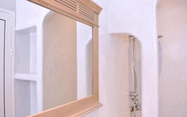 Tzamaros Studios Kythnos