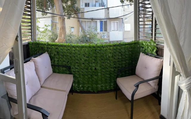 Bat Galim - Mirror Apartment by the beach