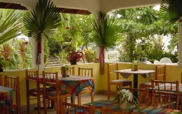 Sunset Bay Club & SeaSide Dive Resort