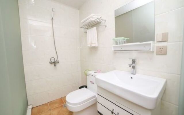 Airport Xincheng Yixin Business Hotel