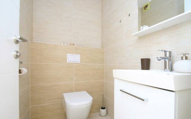 Nice Home in Grebastica With Wifi and 2 Bedrooms
