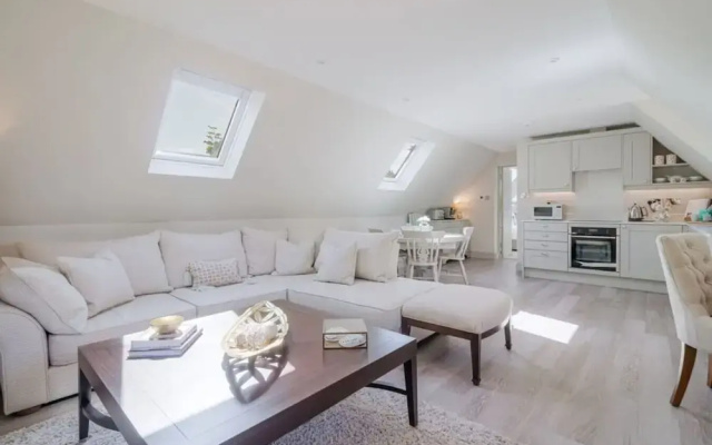 April Lodge in Sunningdale