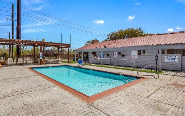 Americas Best Value Inn Columbus, TX