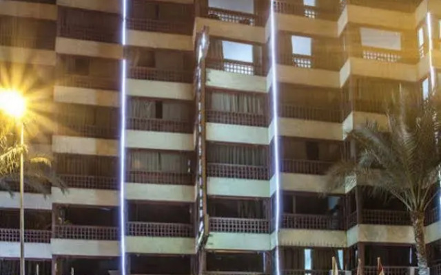 Pyramids Plaza Hotel