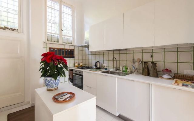 Popolo Square Luxury Two Bedroom Apartment