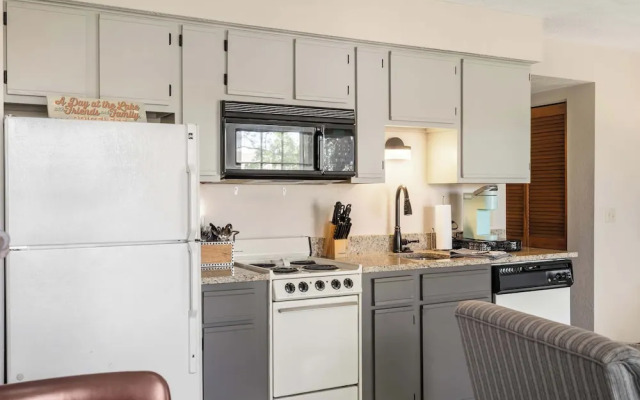 Pond View Serenity For 6!