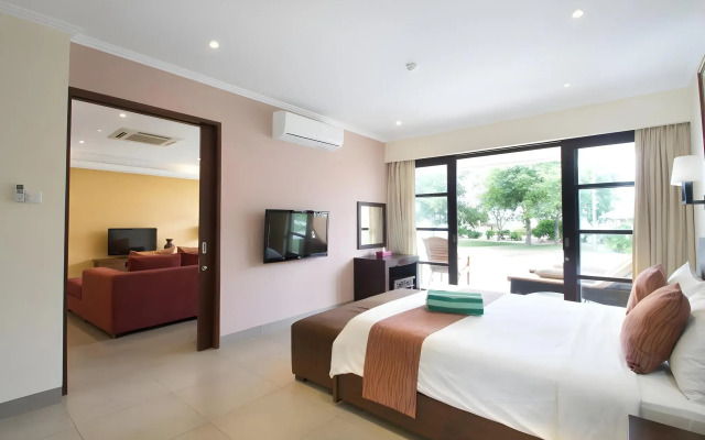 Peninsula Bay Resort