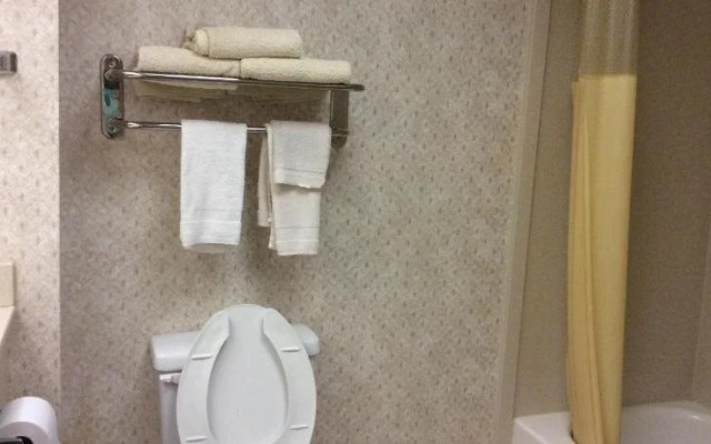 American Inn & Suites - High Point NC