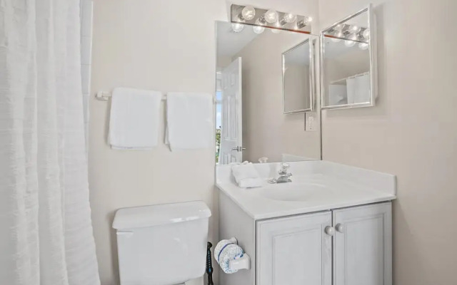 Inn at Crystal Beach 611