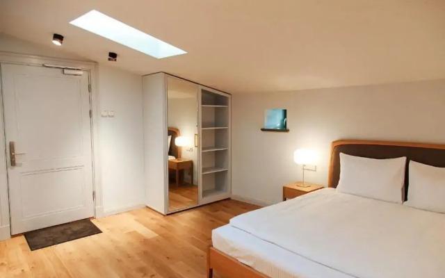 Roze Center Apartments