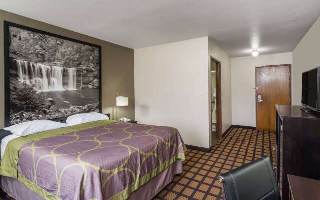 Super 8 by Wyndham Munfordville KY