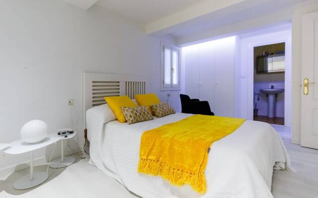 OLD TOWN VIII apartment by Aston Rentals