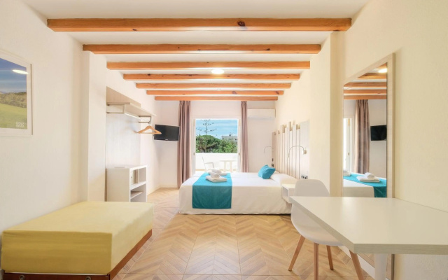 azuLine Apartamentos Can Sanso