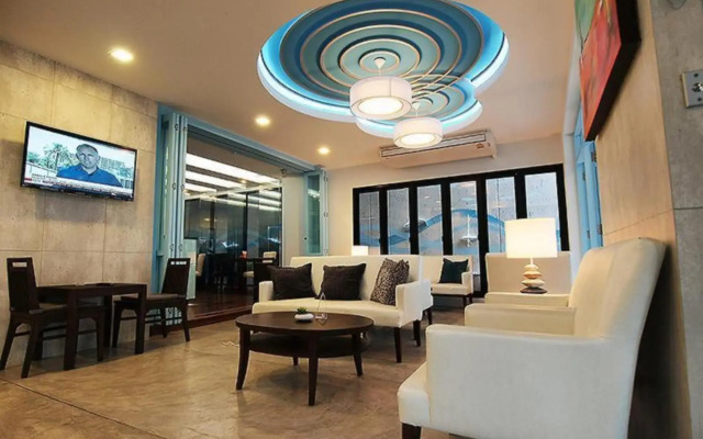 Apo Hotel