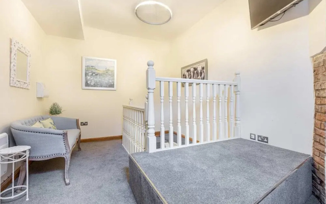 Host Stay Merchant House Basement