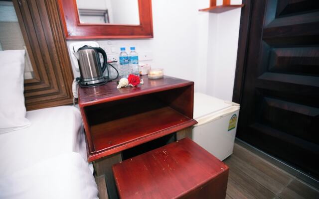 Ruby Riverside Hotel & Hostel