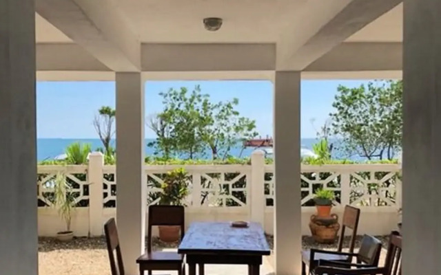 Sea Front Inn