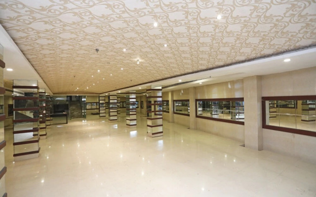 OYO 28439 Skylark Hotel