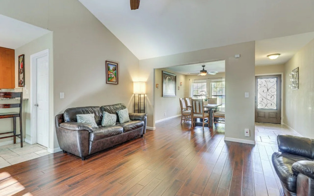 Texas Retreat w/ Patio, Fireplace & Fenced-in Yard