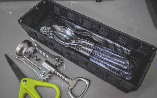 Room in Condo - Butler's Bnb A Trees Residences Qc Phil