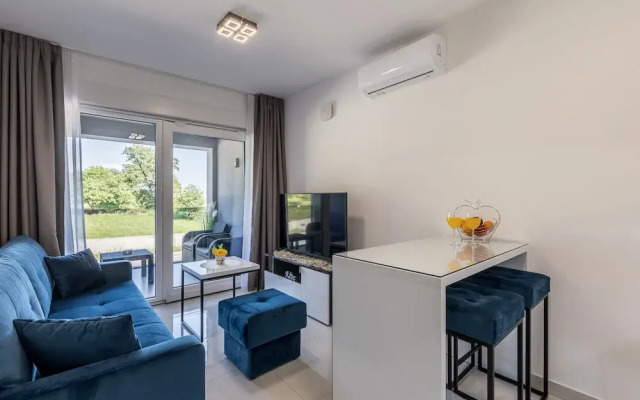 Scenic Kastel Luksic Apartments