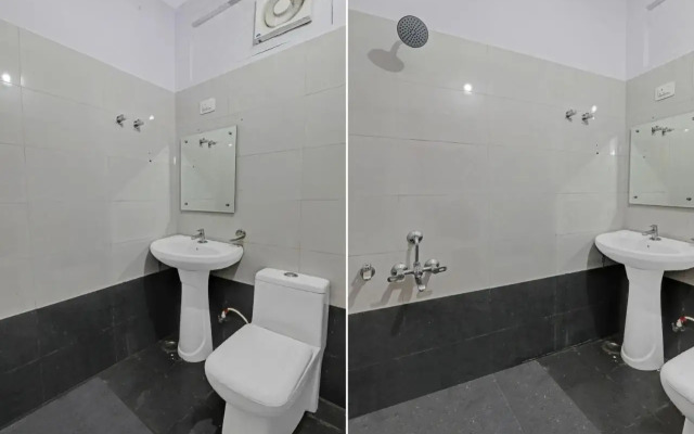 OYO Flagship 80680 Hotel Harsh Inn