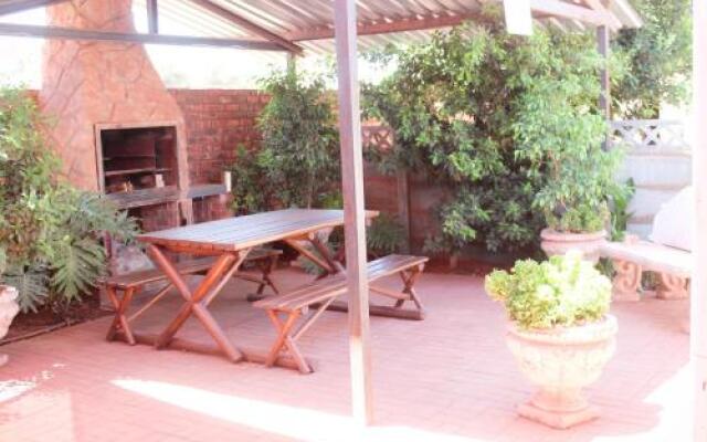Mopanie Guesthouse