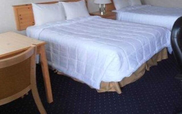 Econo Lodge Inn & Suites Central