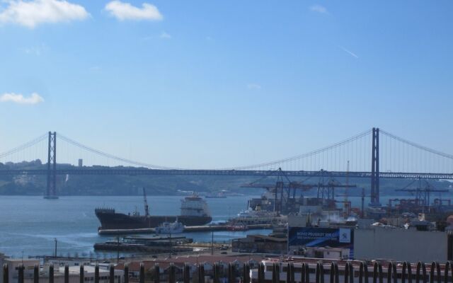 TP BICA 20, Lisbon Apartment