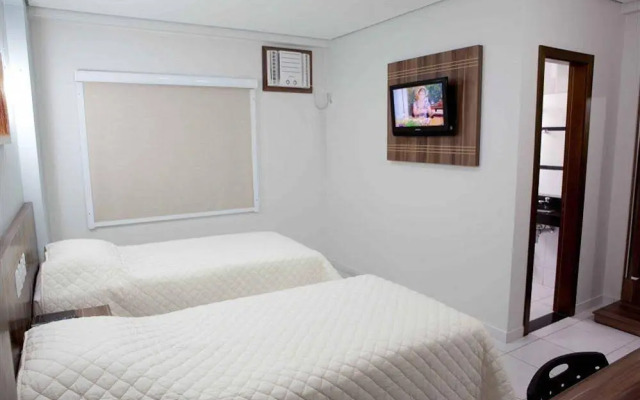 Serras Hotel