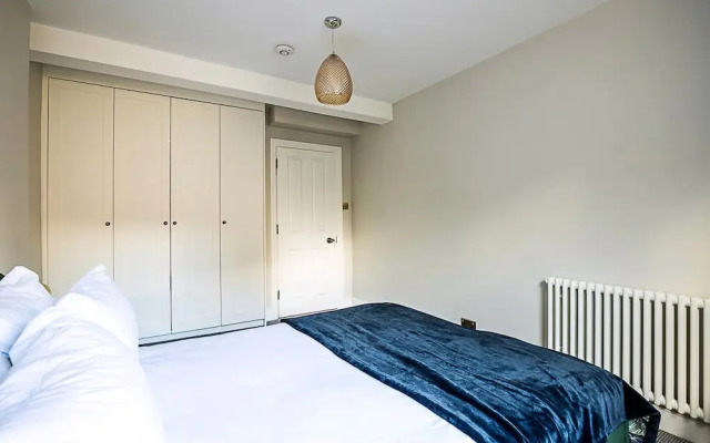 Lovely Bishops Park Flat