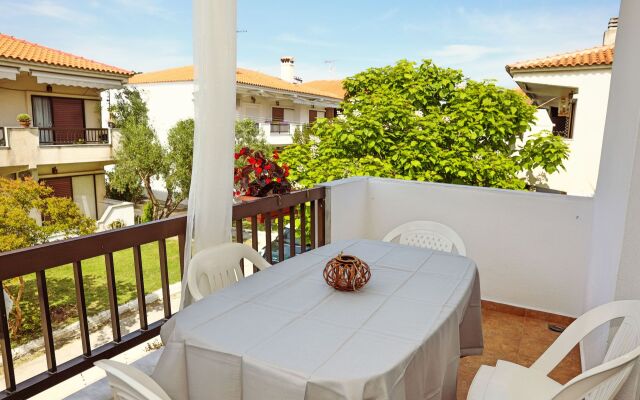 Golden Deer Apartments