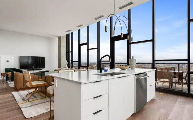 Luxury Penthouse 3BR Prime Location