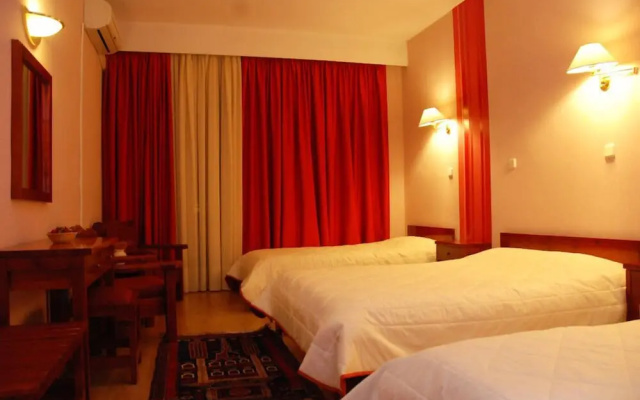 Dryas Hotel