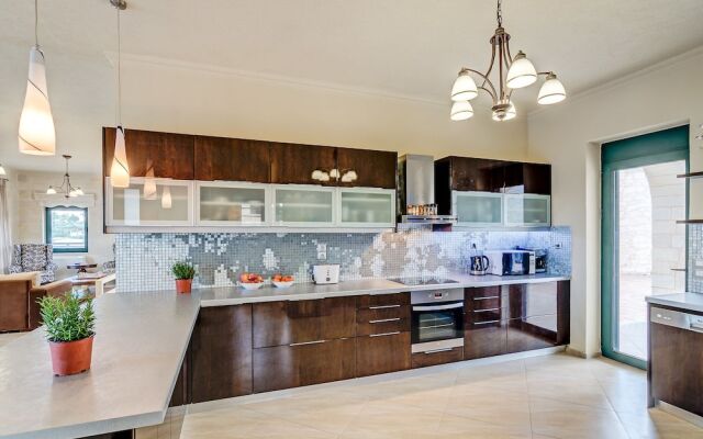 Luxury Villa in Kera
