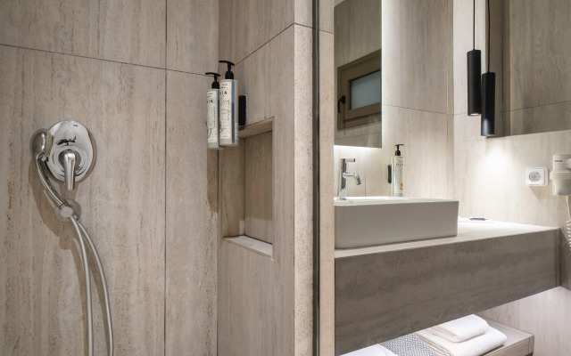 Kassandra Bay Resort, Suites & Spa