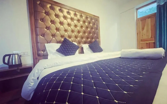 The Maple Leaf Cottage