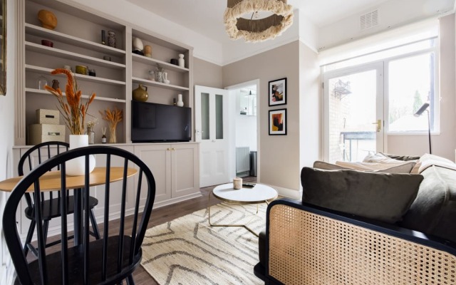 The Stephens Terrace Escape - Lovely 1BDR Apartment with Balcony