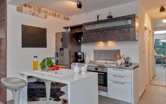 Luxury Villa Luminosa