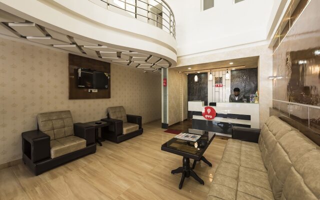 OYO 11414 Hotel Silver Suites