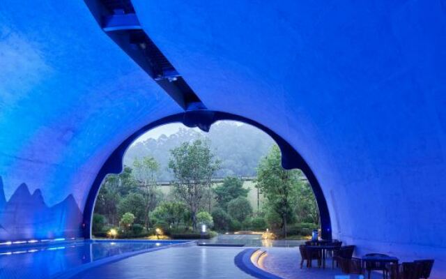 Xinxing Zenyu Town North and South Ju Siheyuan